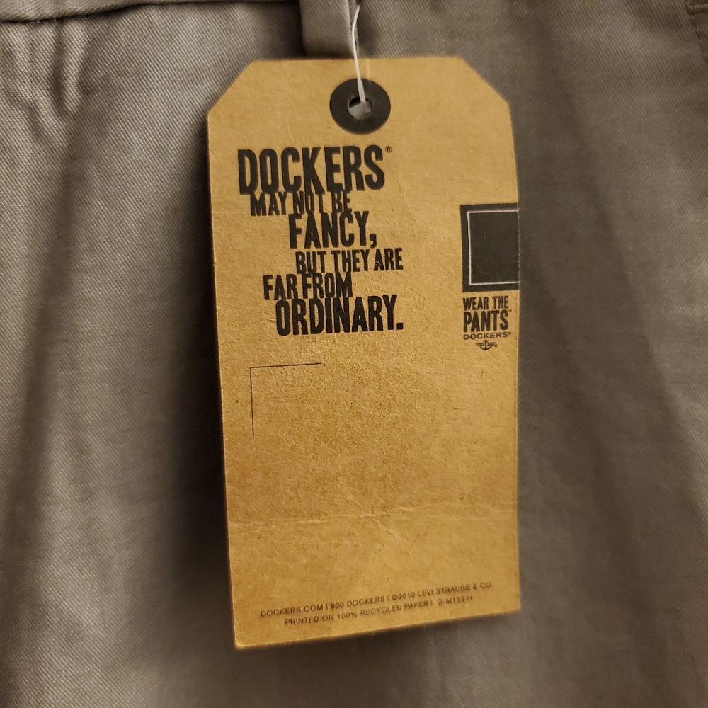 Dockers D2 32x32 Grey clean khaki flat front